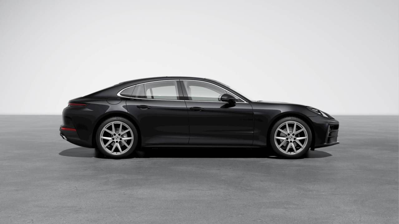 2026 Porsche Panamera 4