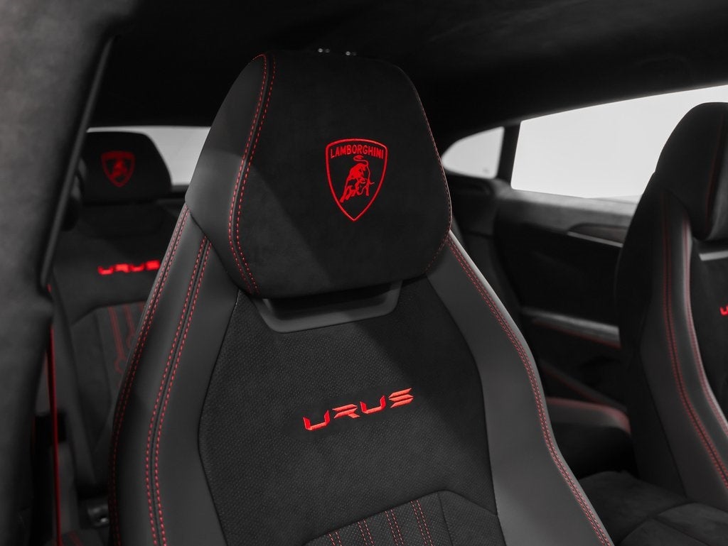 2024 Lamborghini Urus Performante