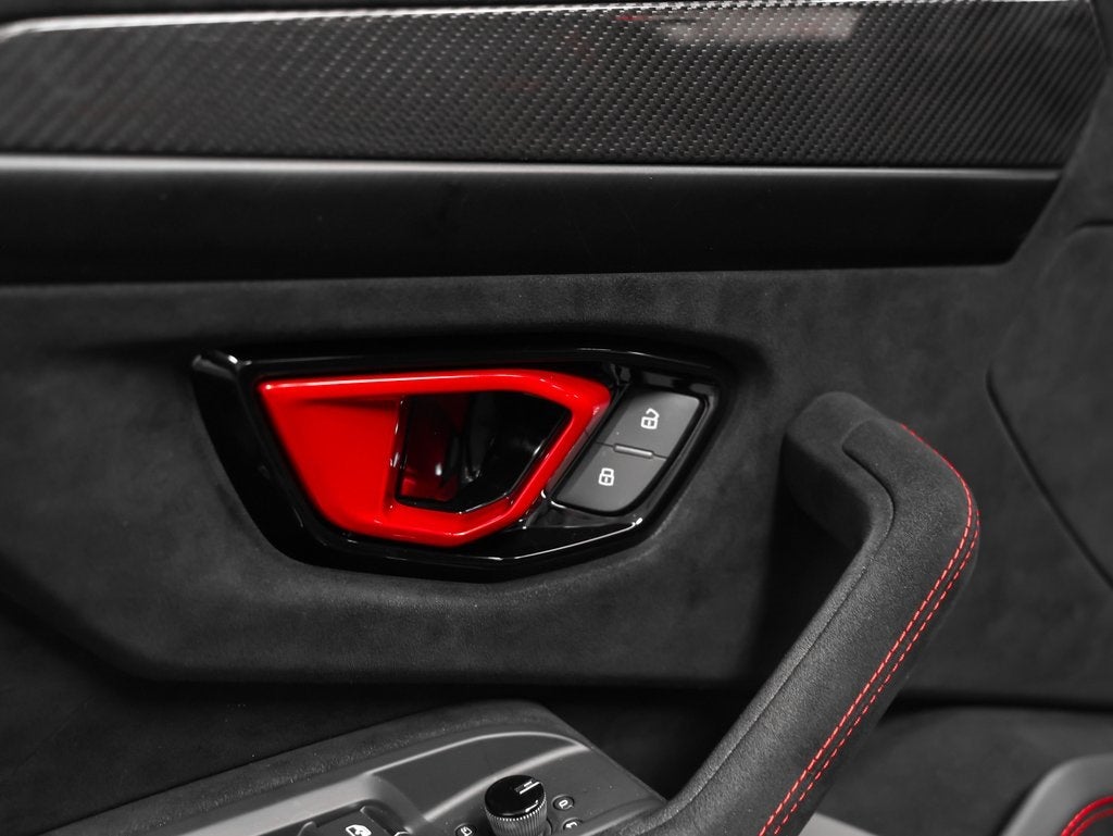 2024 Lamborghini Urus Performante