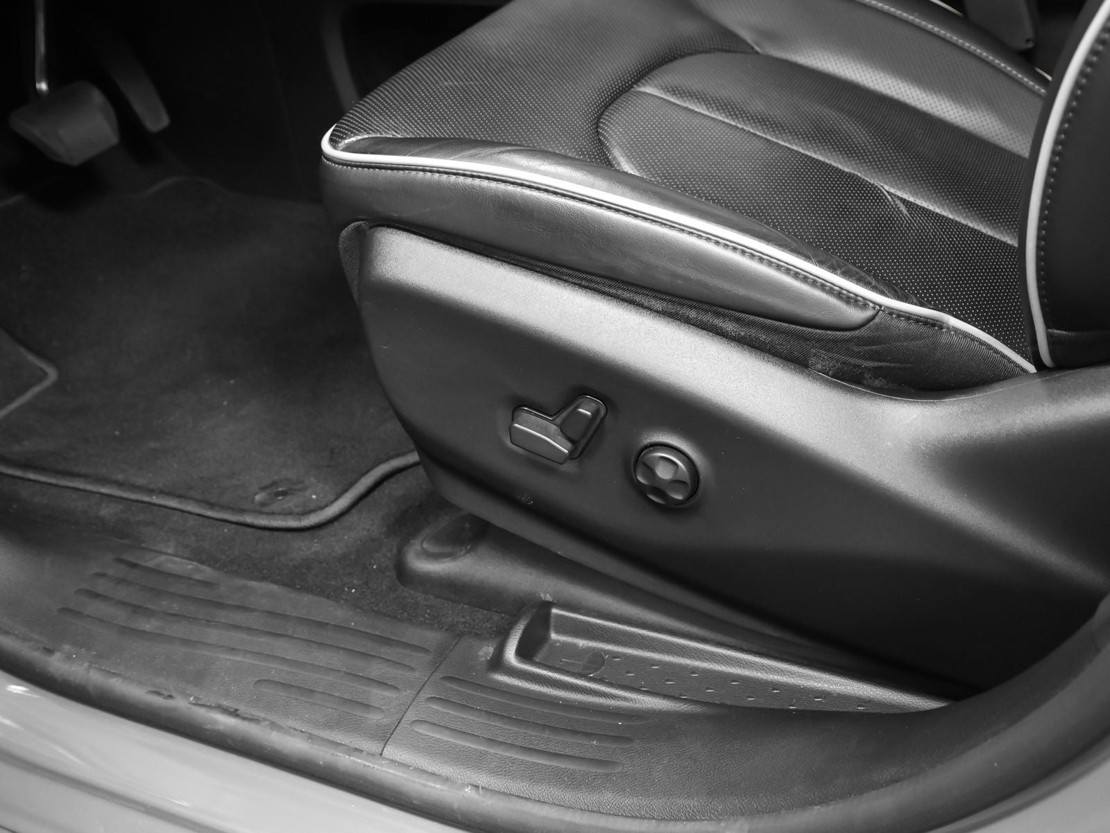 2023 Chrysler Pacifica Hybrid Limited S Appearance