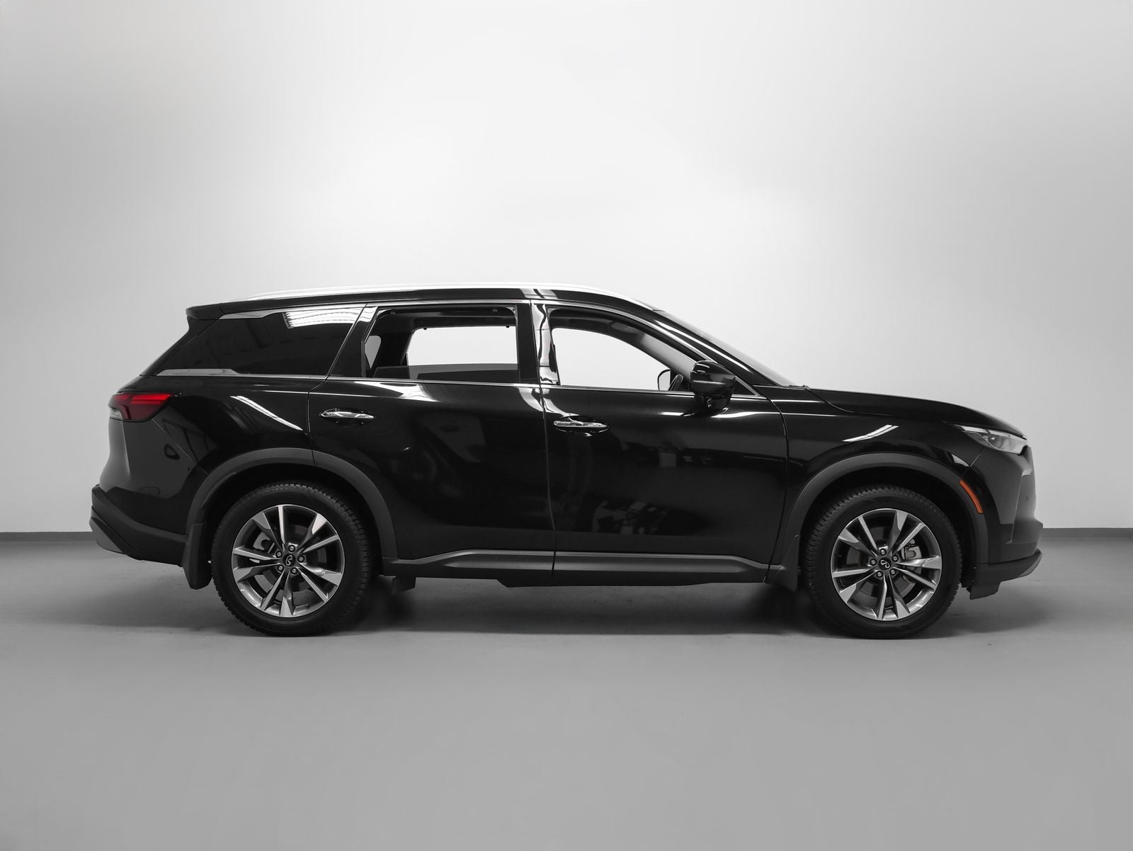2022 INFINITI QX60 LUXE