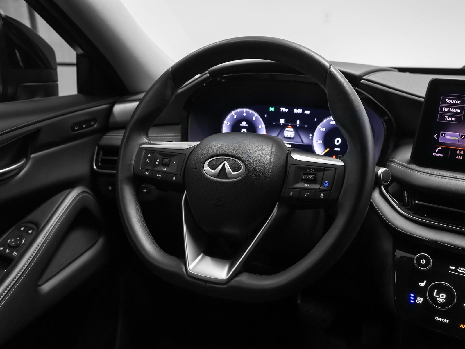 2022 INFINITI QX60 LUXE