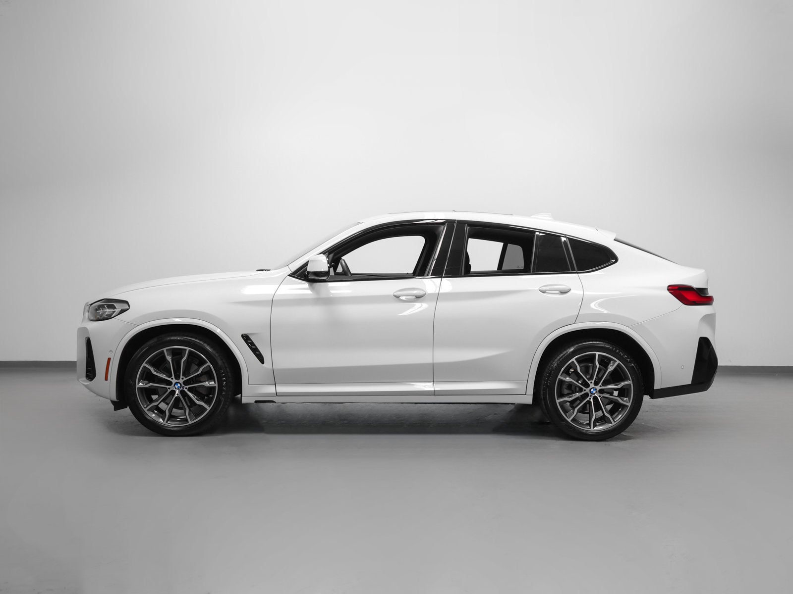 2023 BMW X4 xDrive30i
