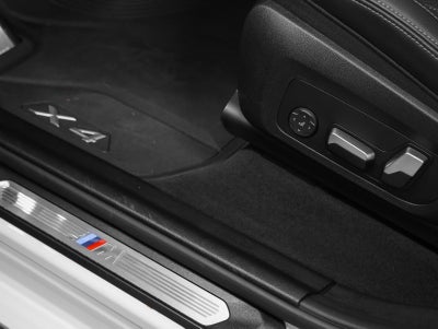2023 BMW X4 xDrive30i