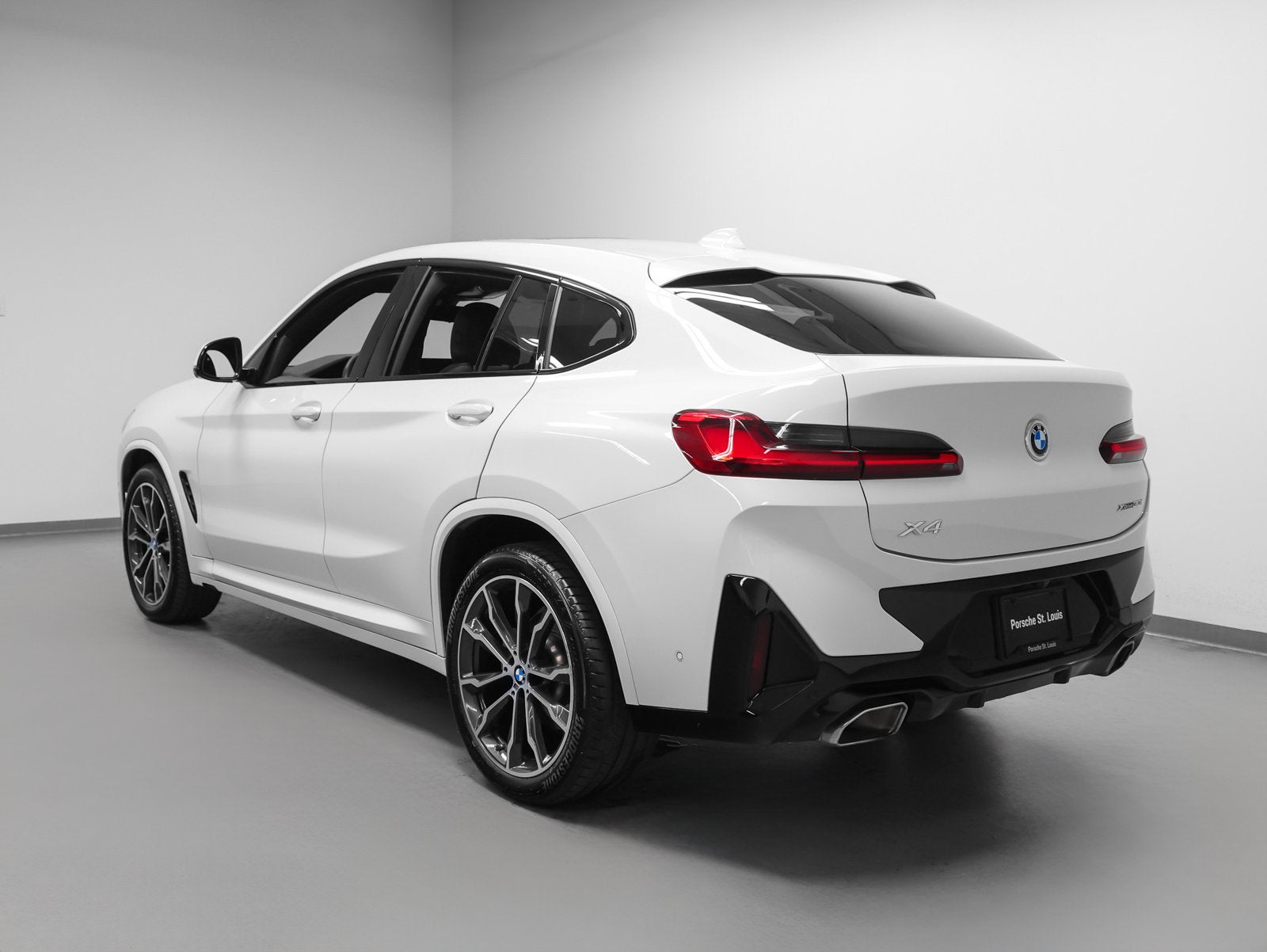 2023 BMW X4 xDrive30i