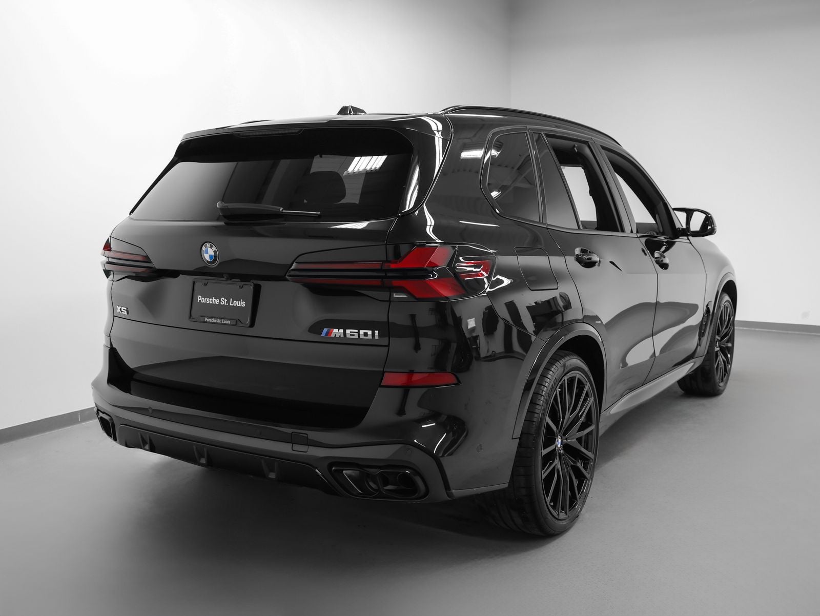 2025 BMW X5 M60i