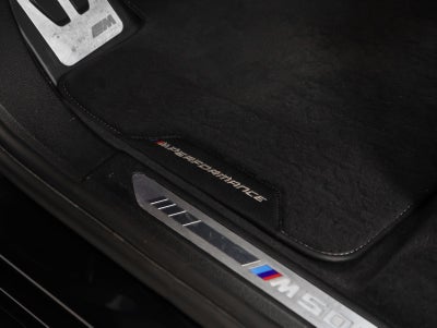 2022 BMW X7 M50i