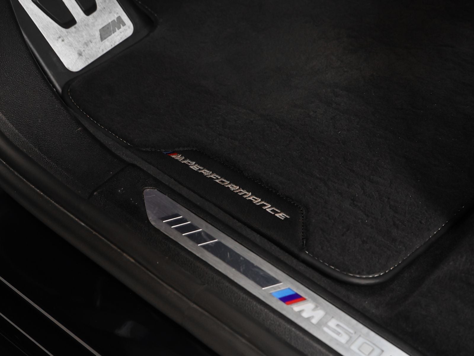 2022 BMW X7 M50i