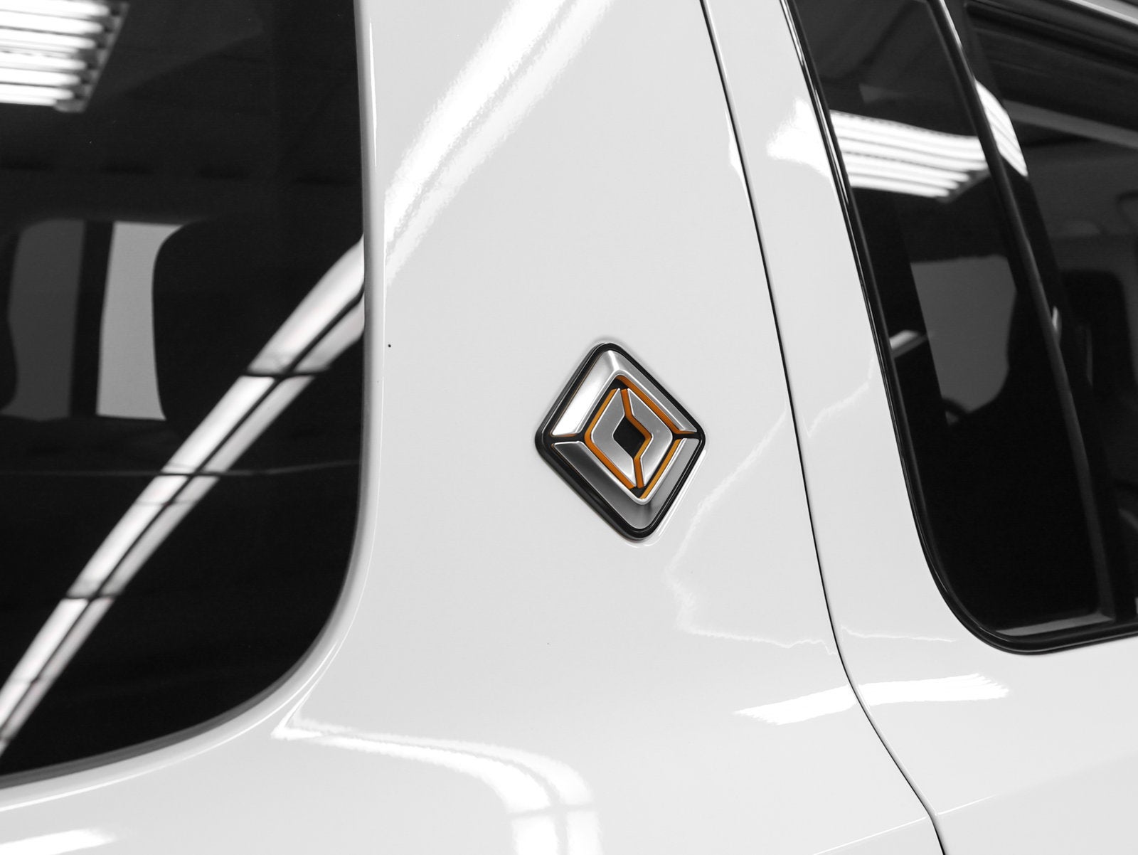 2023 Rivian R1S Adventure Quad Motor Large Pack