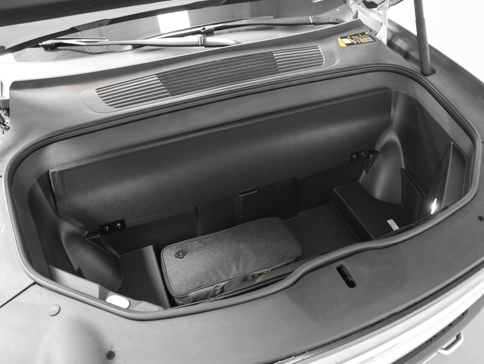 2023 Rivian R1S Adventure Quad Motor Large Pack