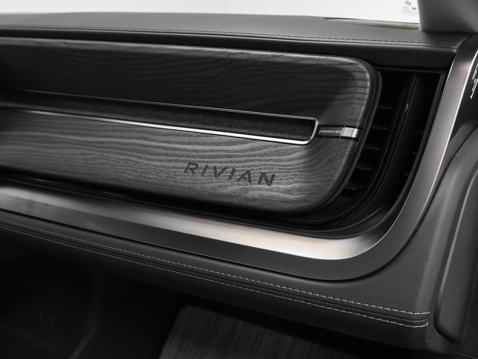 2023 Rivian R1S Adventure Quad Motor Large Pack