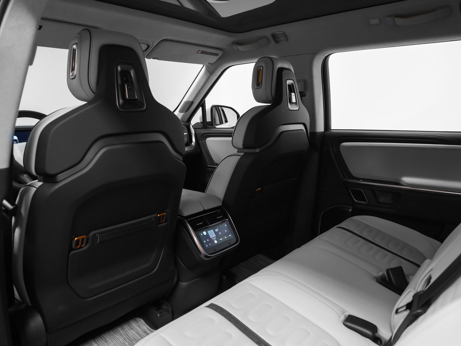 2023 Rivian R1S Adventure Quad Motor Large Pack
