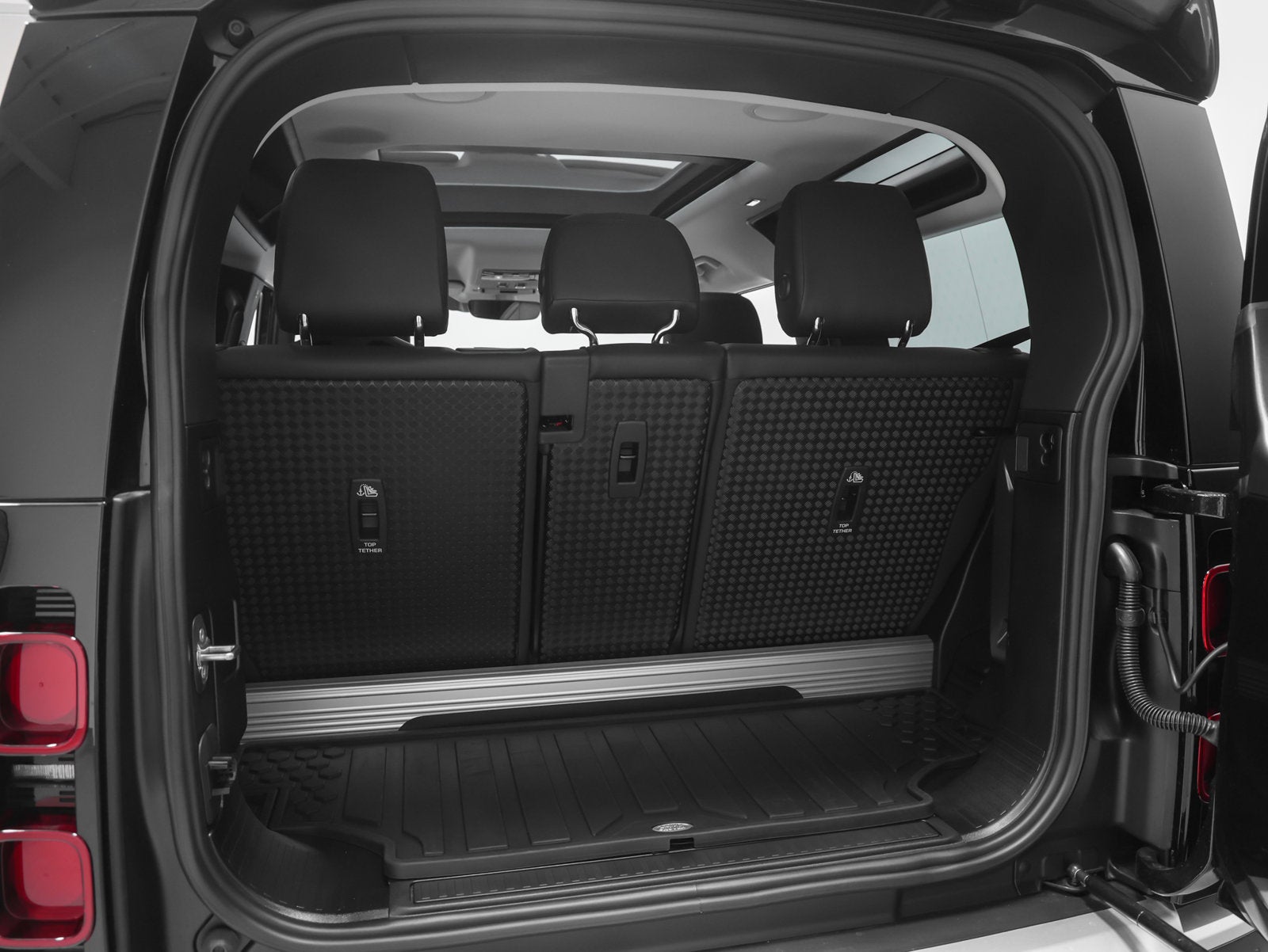 2023 Land Rover Defender 90 SE