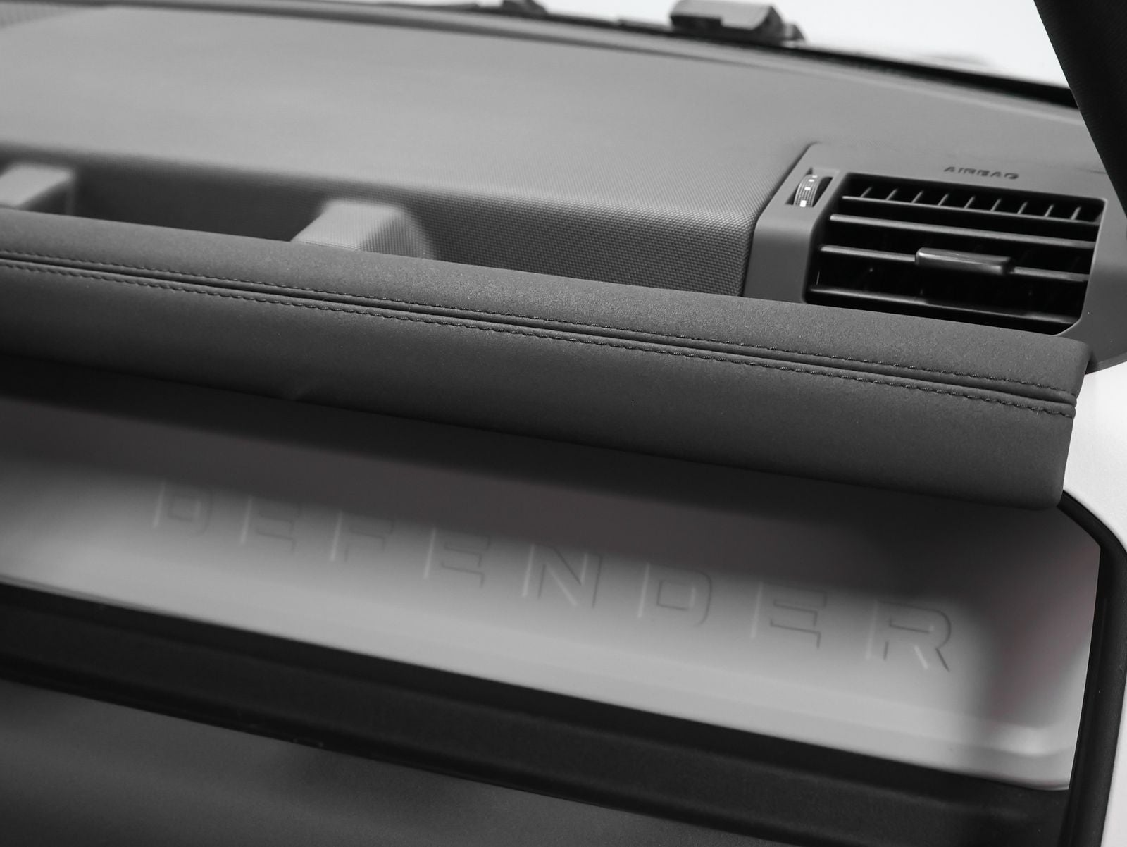 2023 Land Rover Defender 90 SE