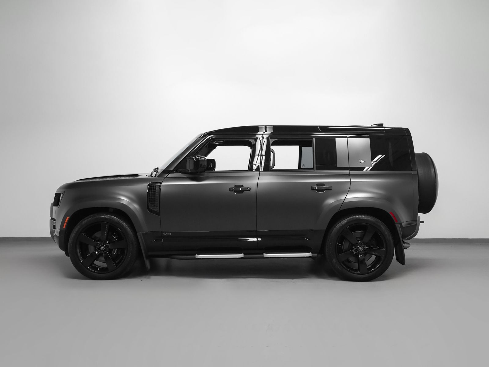 2023 Land Rover Defender 110 Carpathian Edition