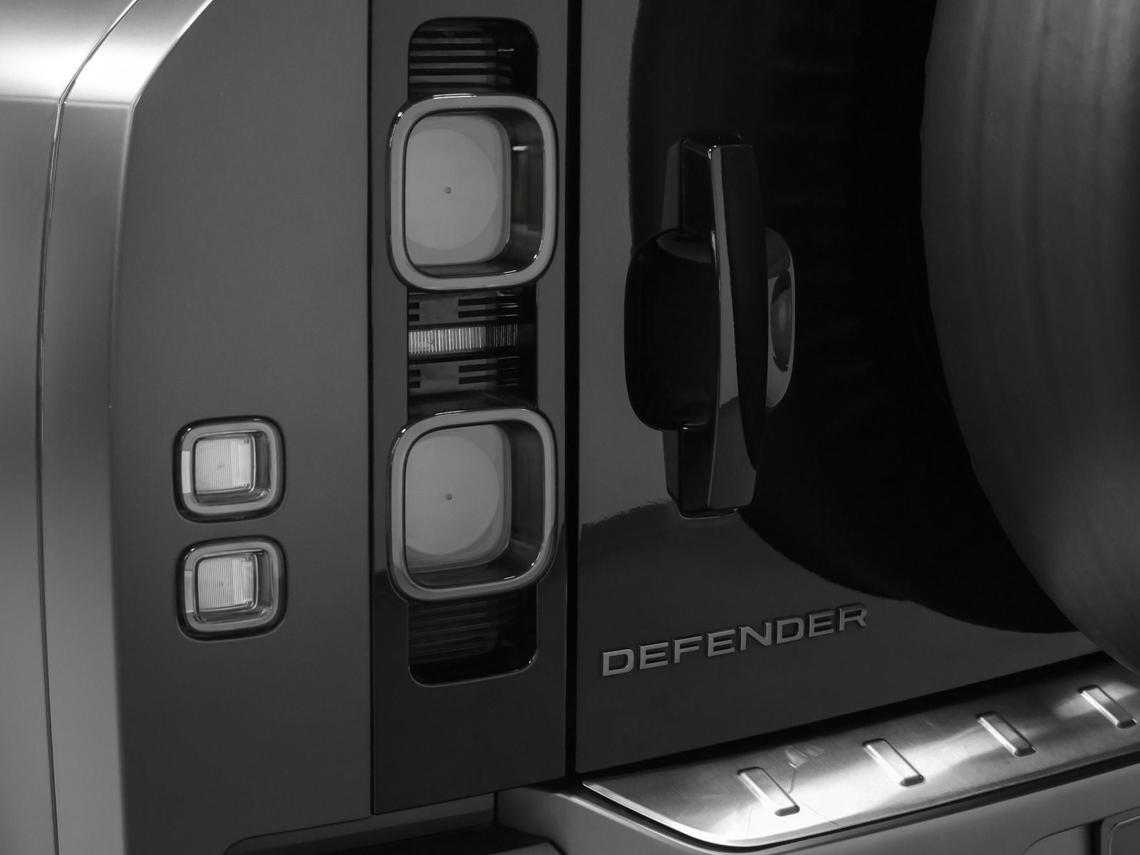 2023 Land Rover Defender 110 Carpathian Edition