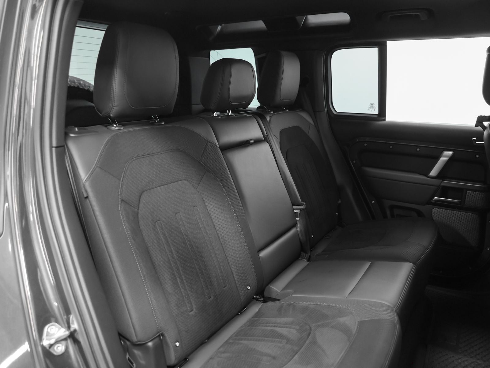 2023 Land Rover Defender 110 Carpathian Edition
