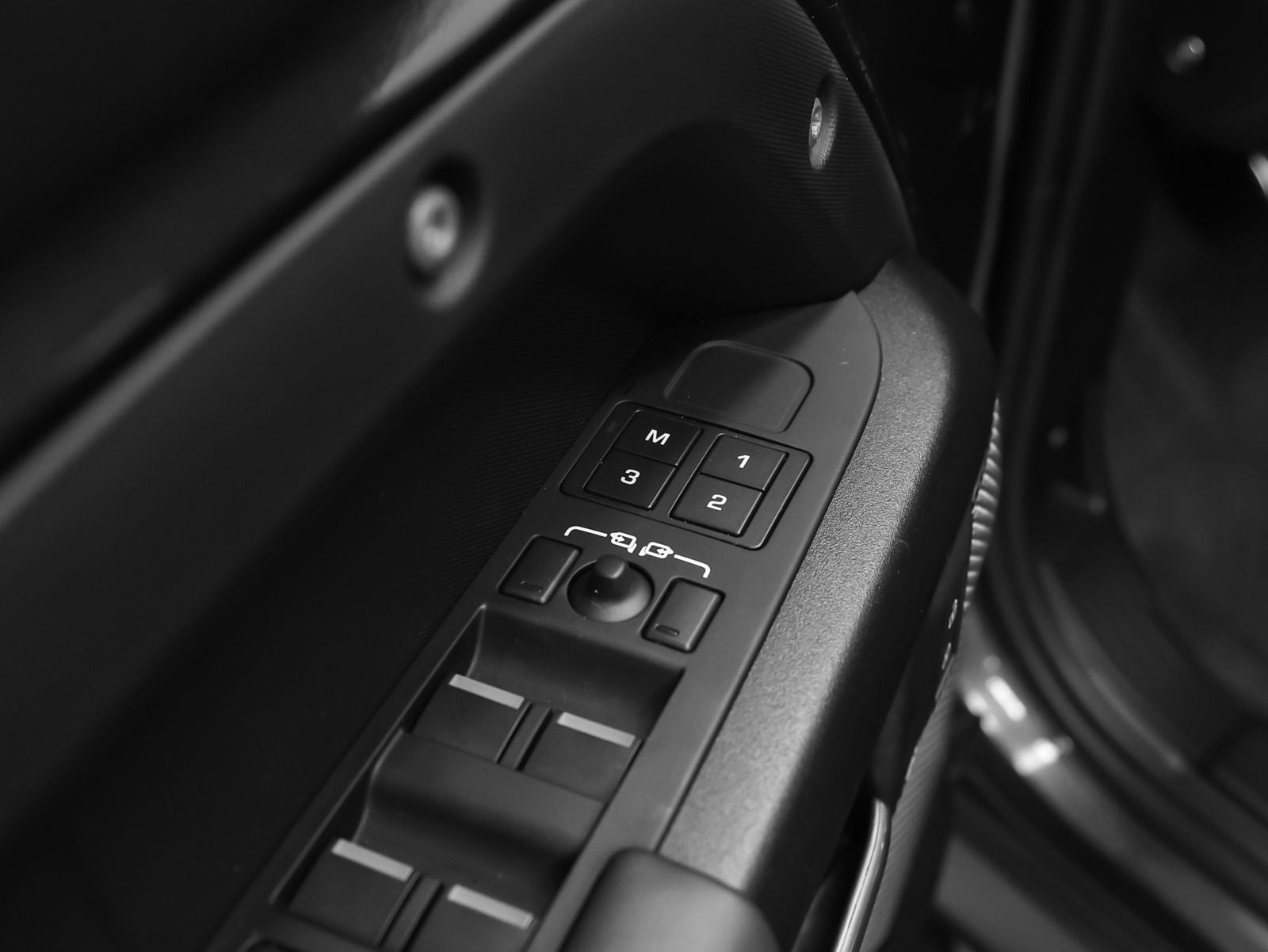 2023 Land Rover Defender 110 Carpathian Edition