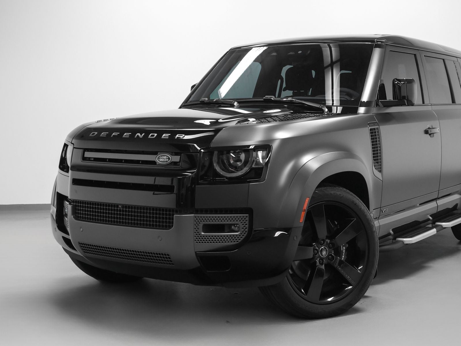 2023 Land Rover Defender 110 Carpathian Edition