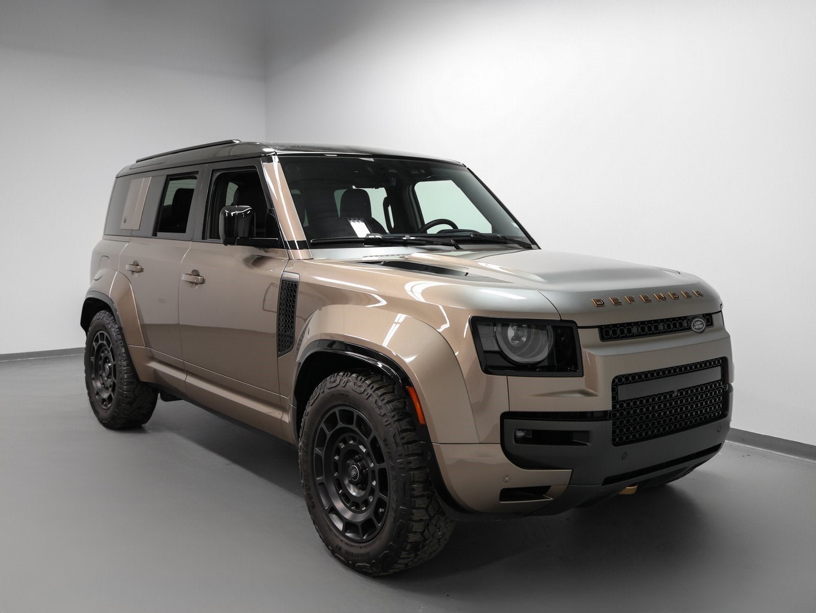 2025 Land Rover Defender 110 V8 P635 OCTA