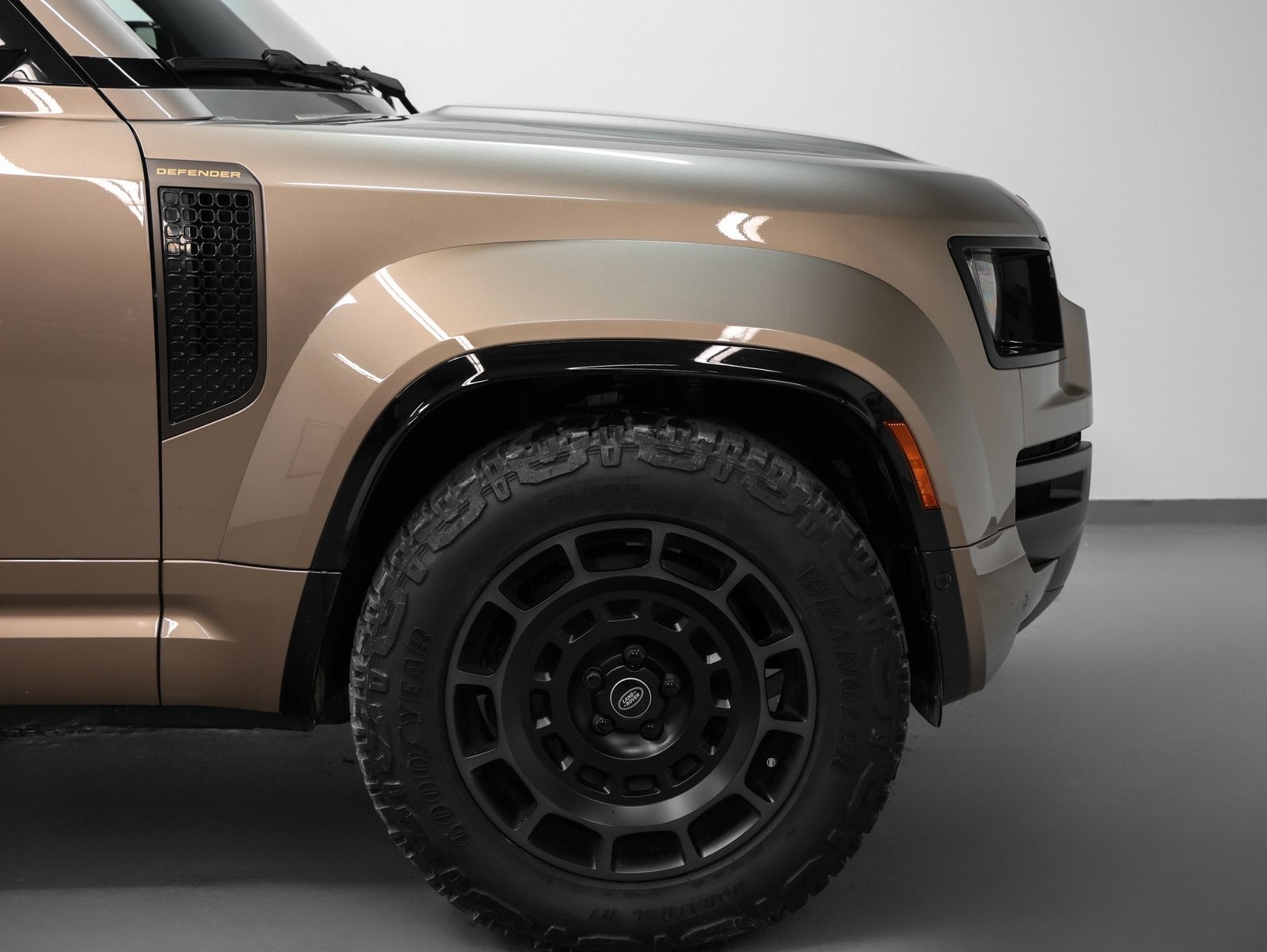 2025 Land Rover Defender 110 V8 P635 OCTA