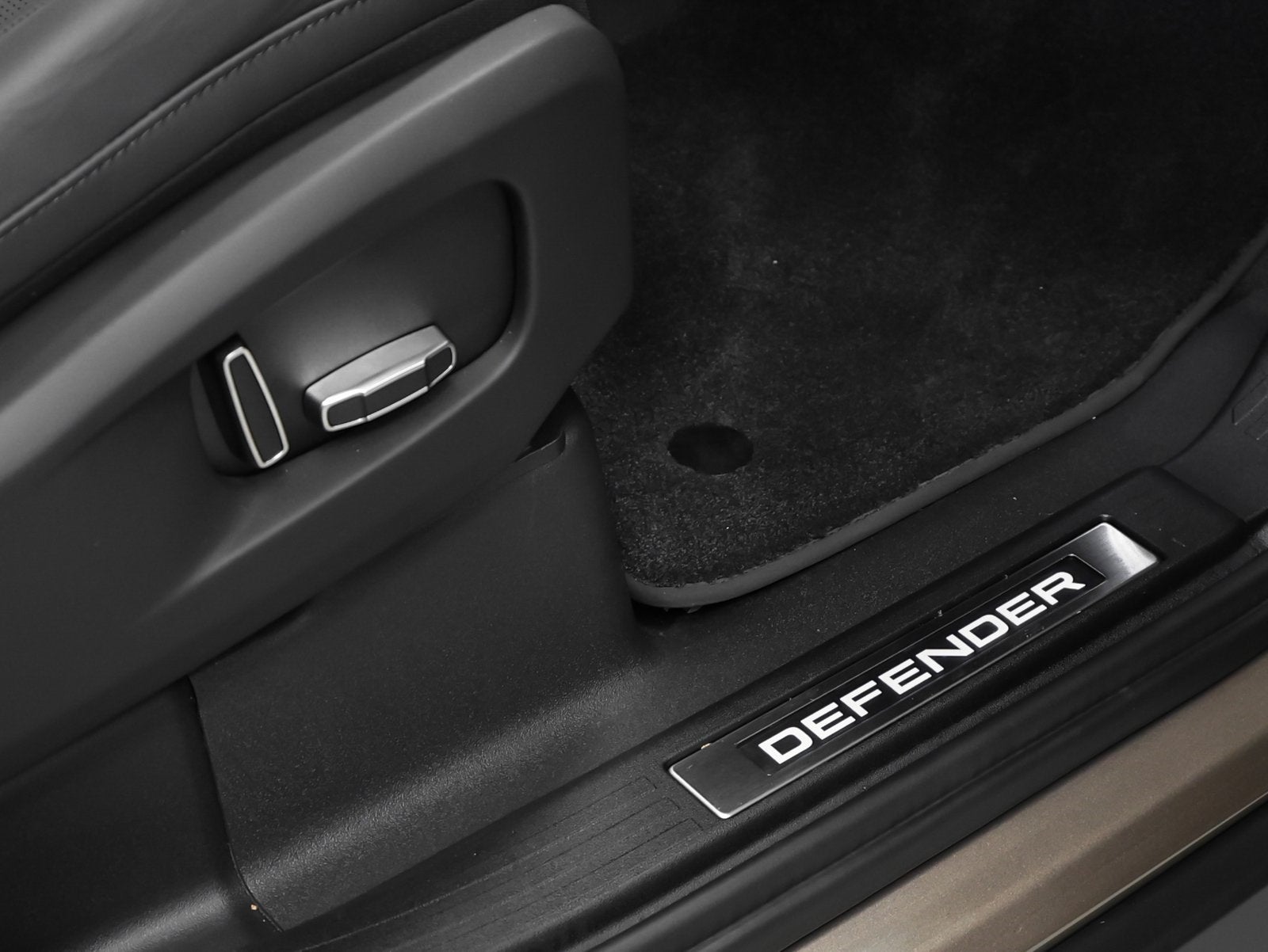 2025 Land Rover Defender 110 V8 P635 OCTA