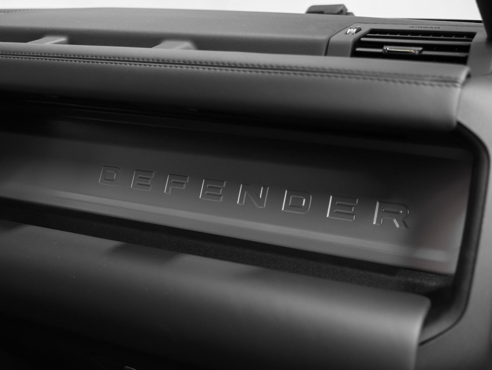 2025 Land Rover Defender 110 V8 P635 OCTA