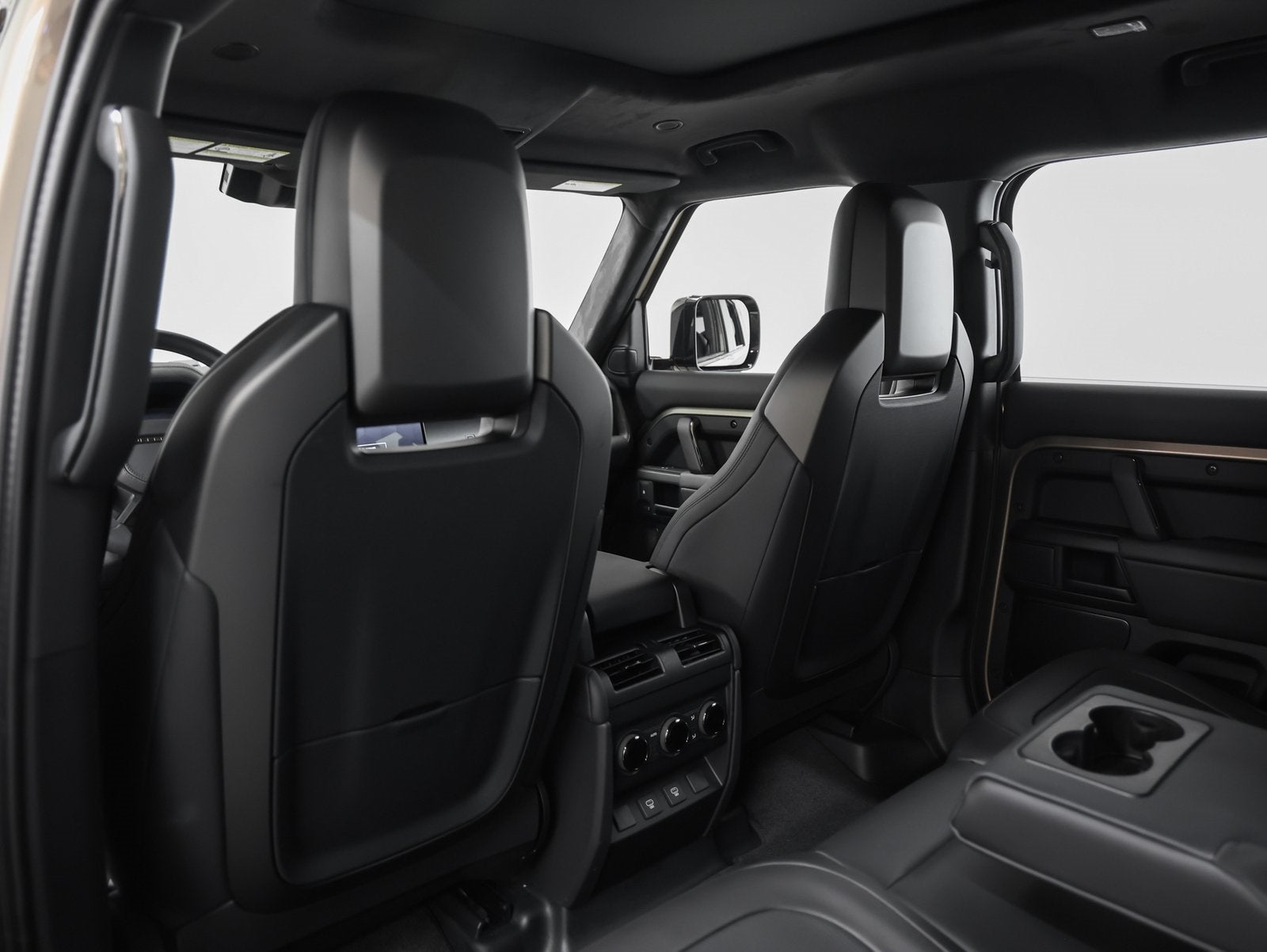 2025 Land Rover Defender 110 V8 P635 OCTA