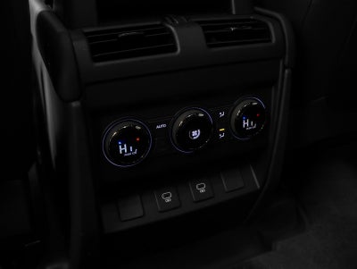 2025 Land Rover Defender 110 V8 P635 OCTA