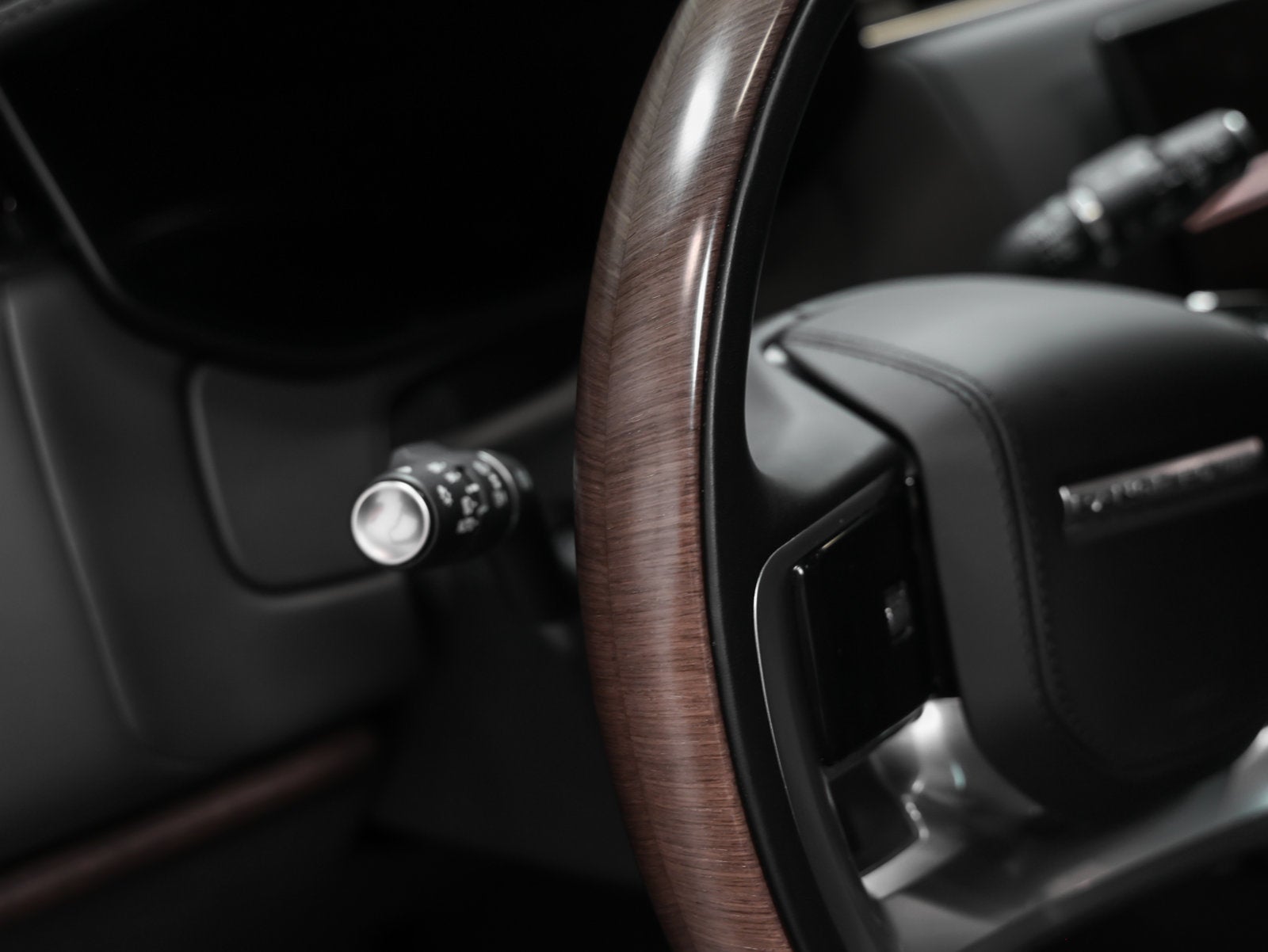 2025 Land Rover Range Rover Plug-In Hybrid Autobiography