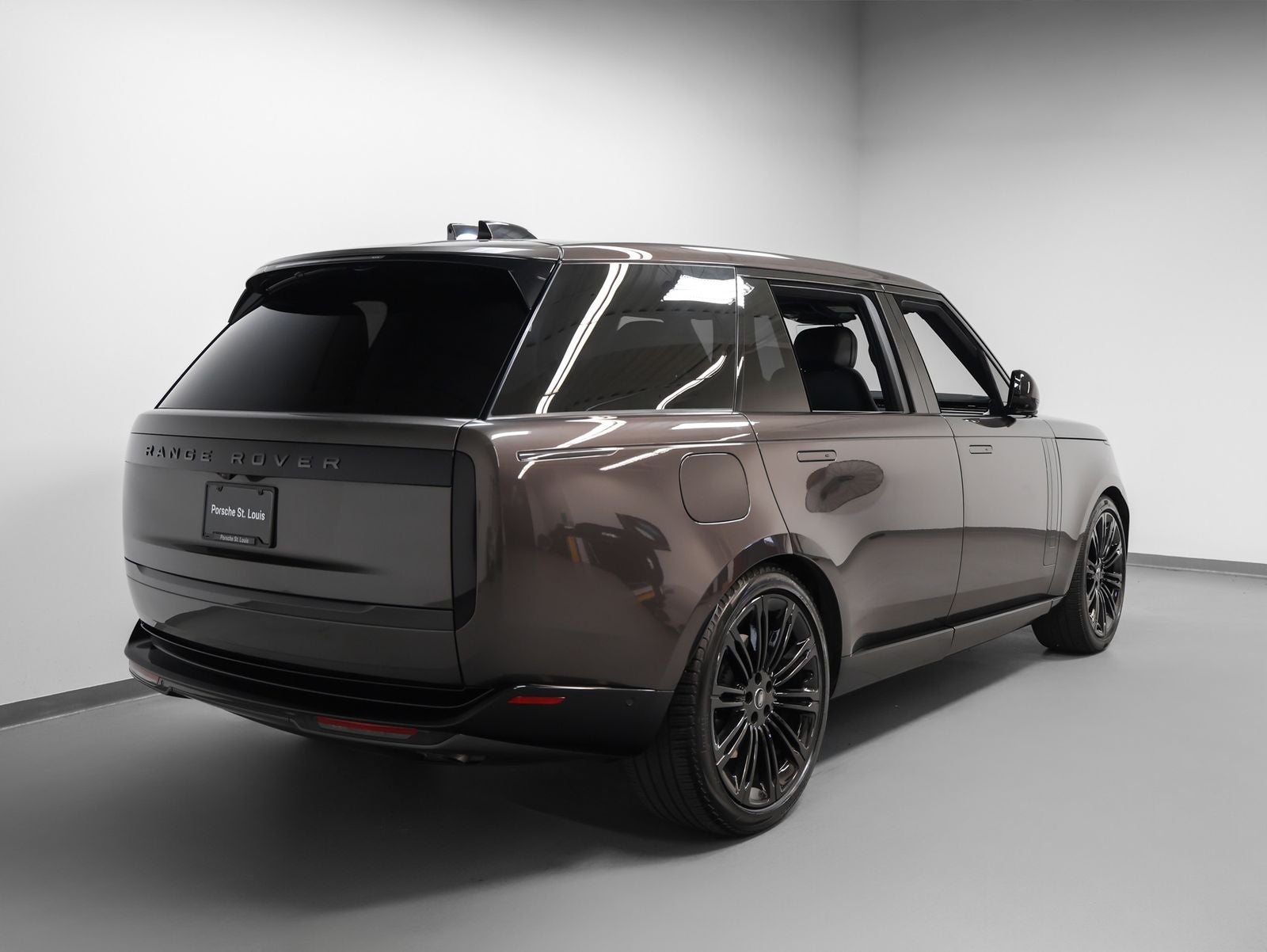 2025 Land Rover Range Rover SE LWB