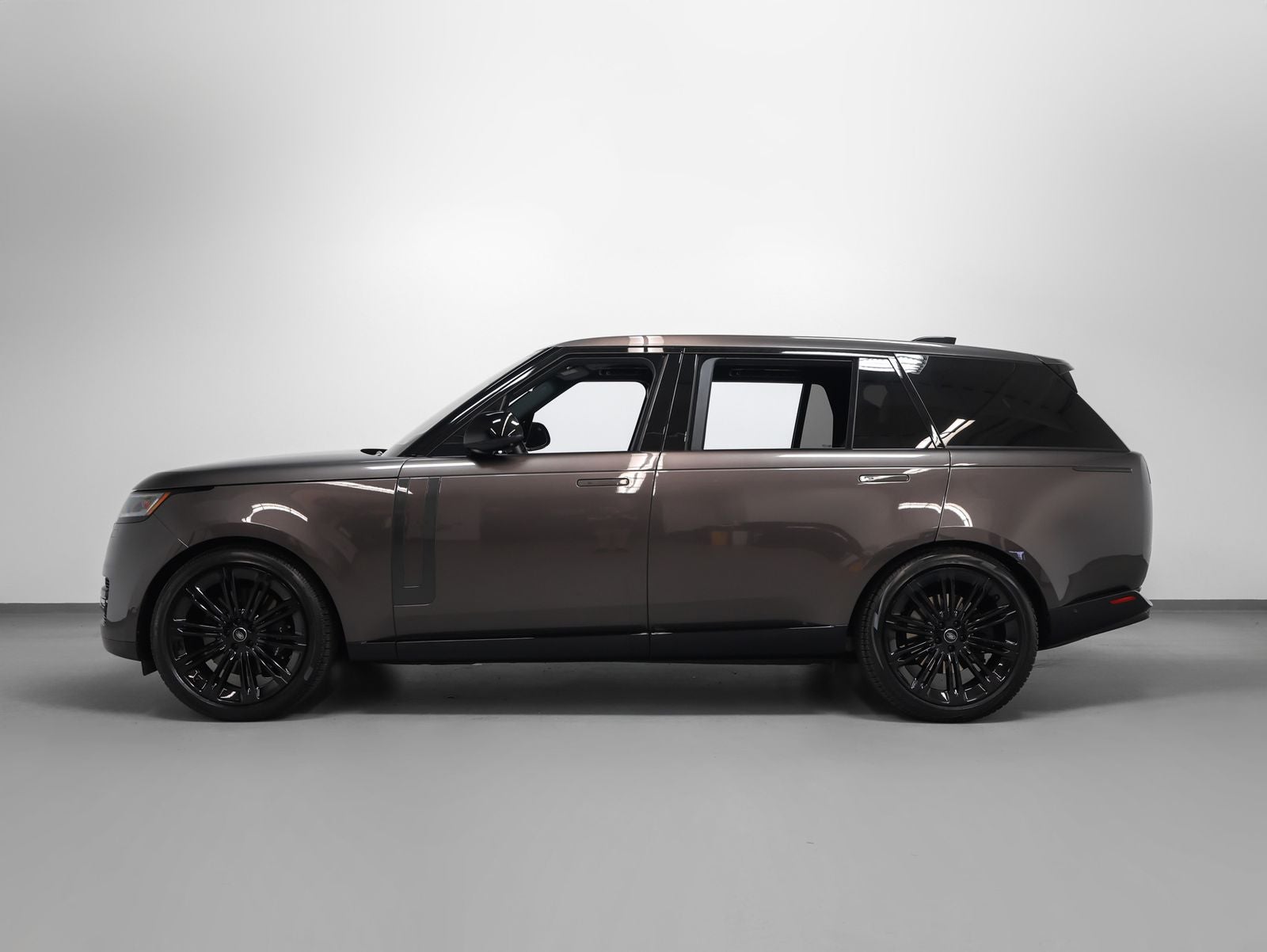 2025 Land Rover Range Rover SE LWB