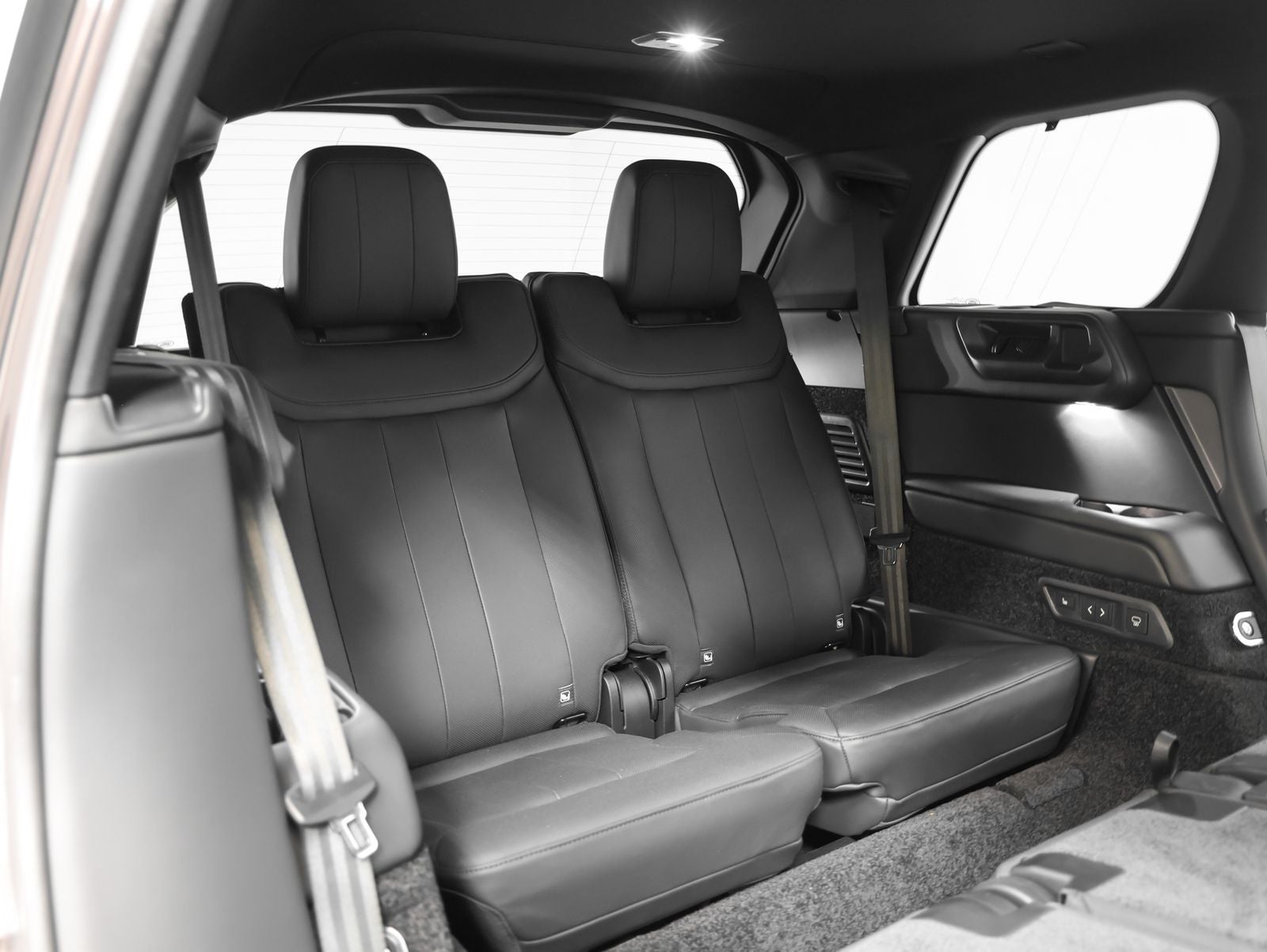 2025 Land Rover Range Rover SE LWB