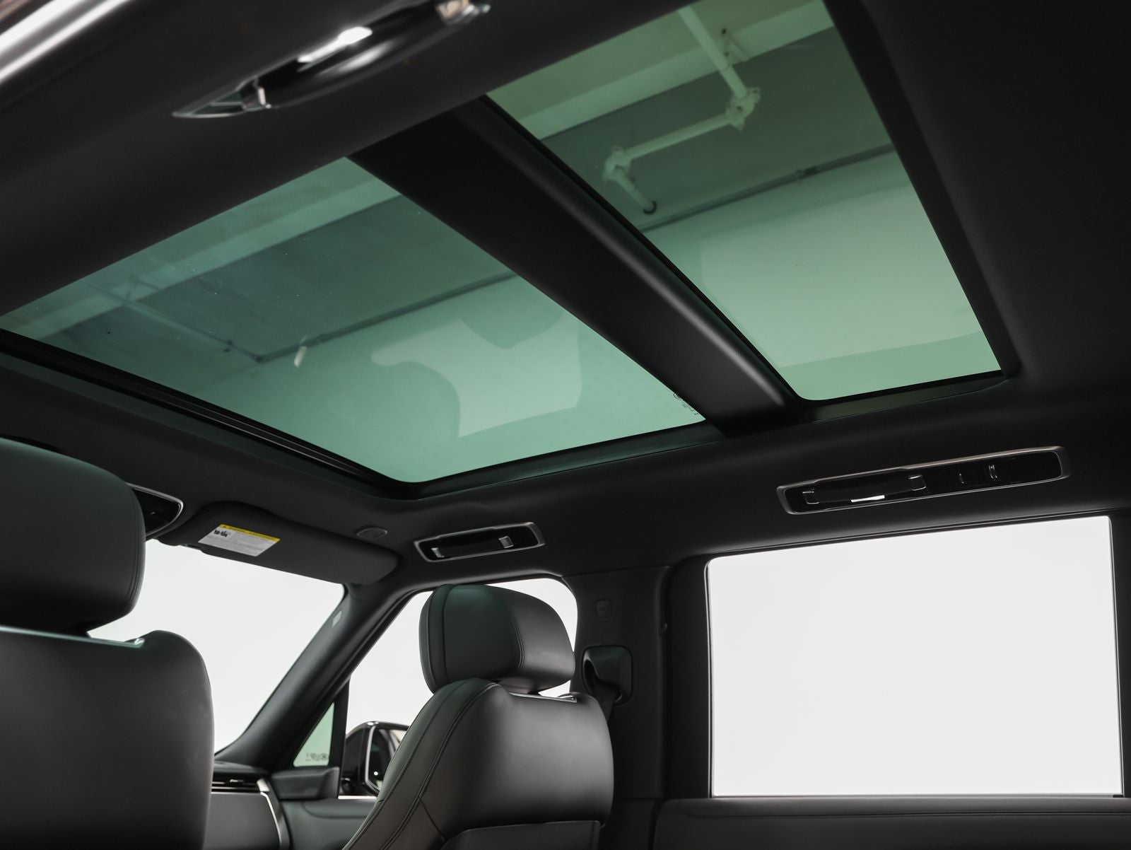 2025 Land Rover Range Rover SE LWB