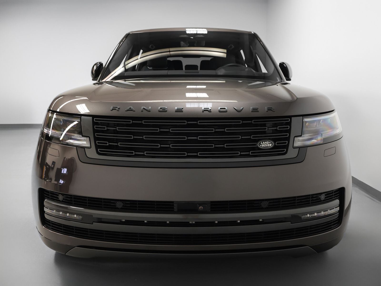 2025 Land Rover Range Rover SE LWB