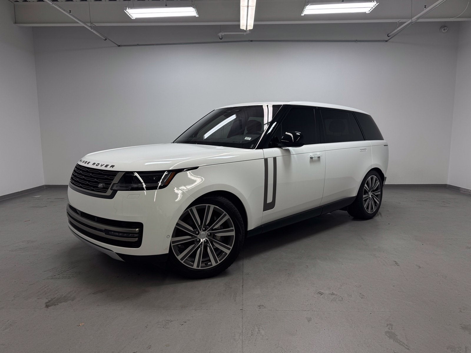 2023 Land Rover Range Rover SE LWB