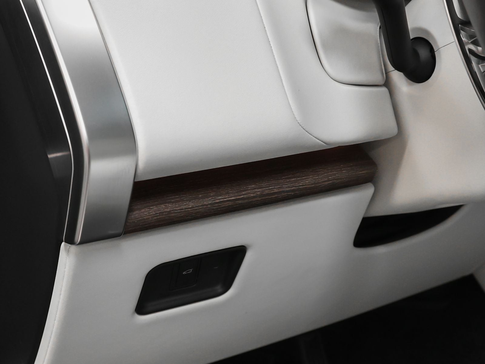 2023 Land Rover Range Rover SE LWB