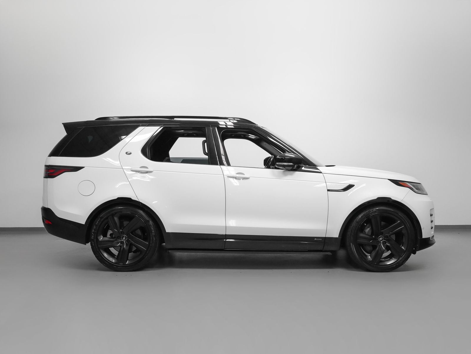 2022 Land Rover Discovery S R-Dynamic