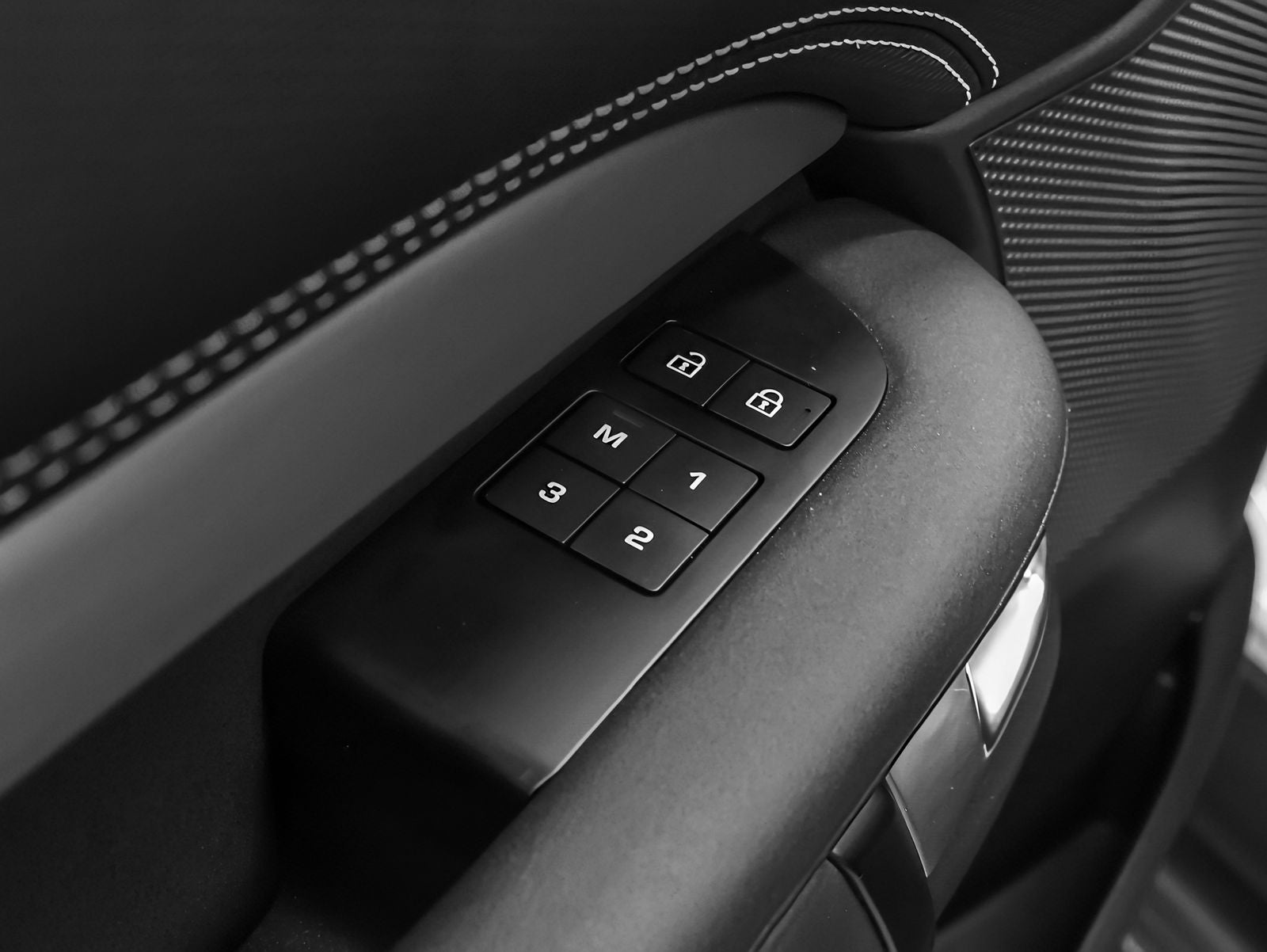 2022 Land Rover Discovery S R-Dynamic