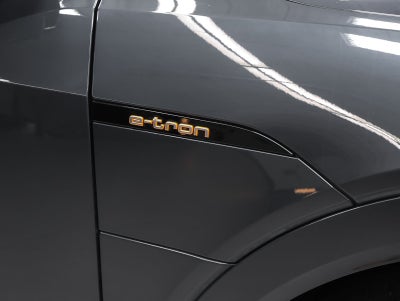 2019 Audi e-tron Prestige quattro