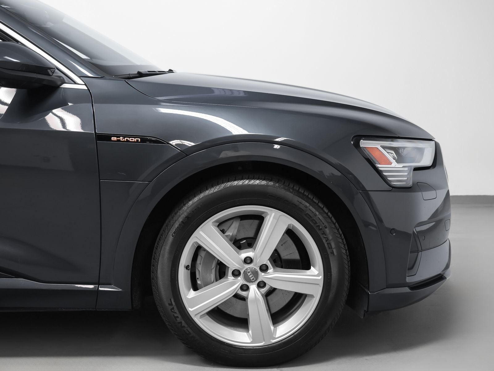 2019 Audi e-tron Prestige quattro