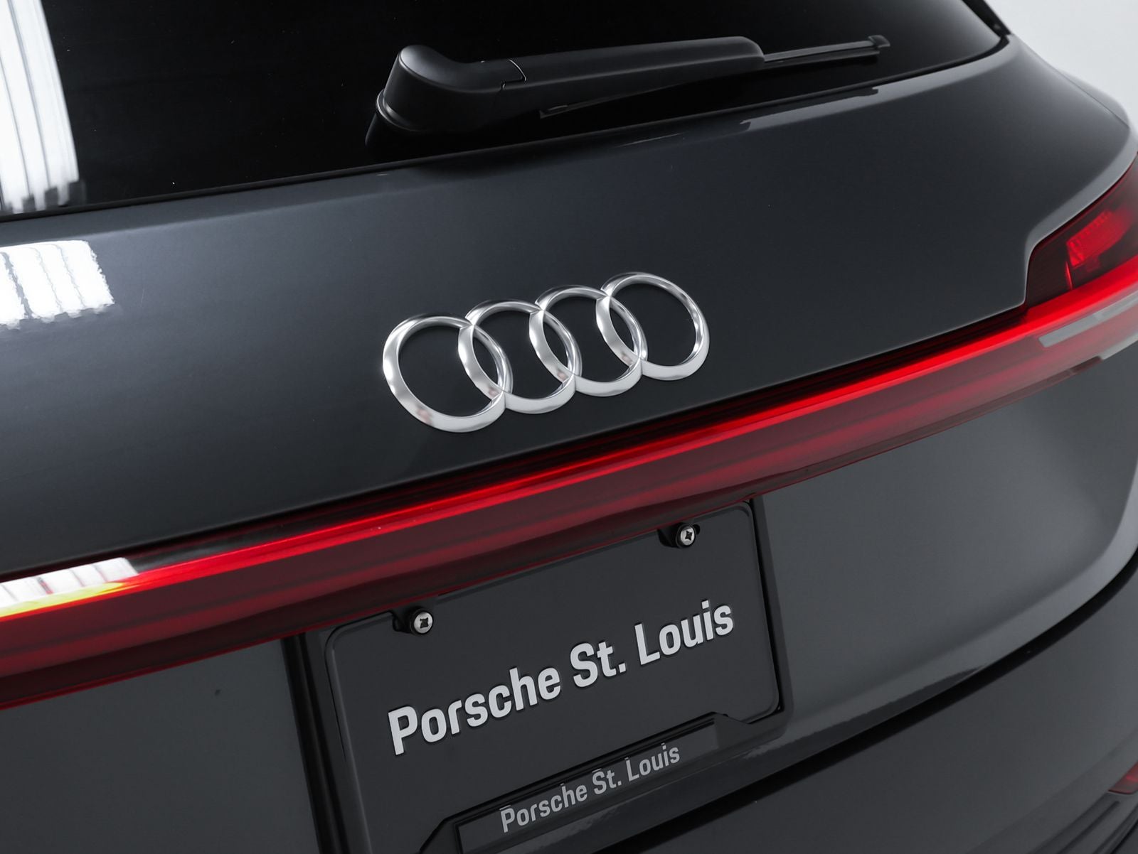 2019 Audi e-tron Prestige quattro