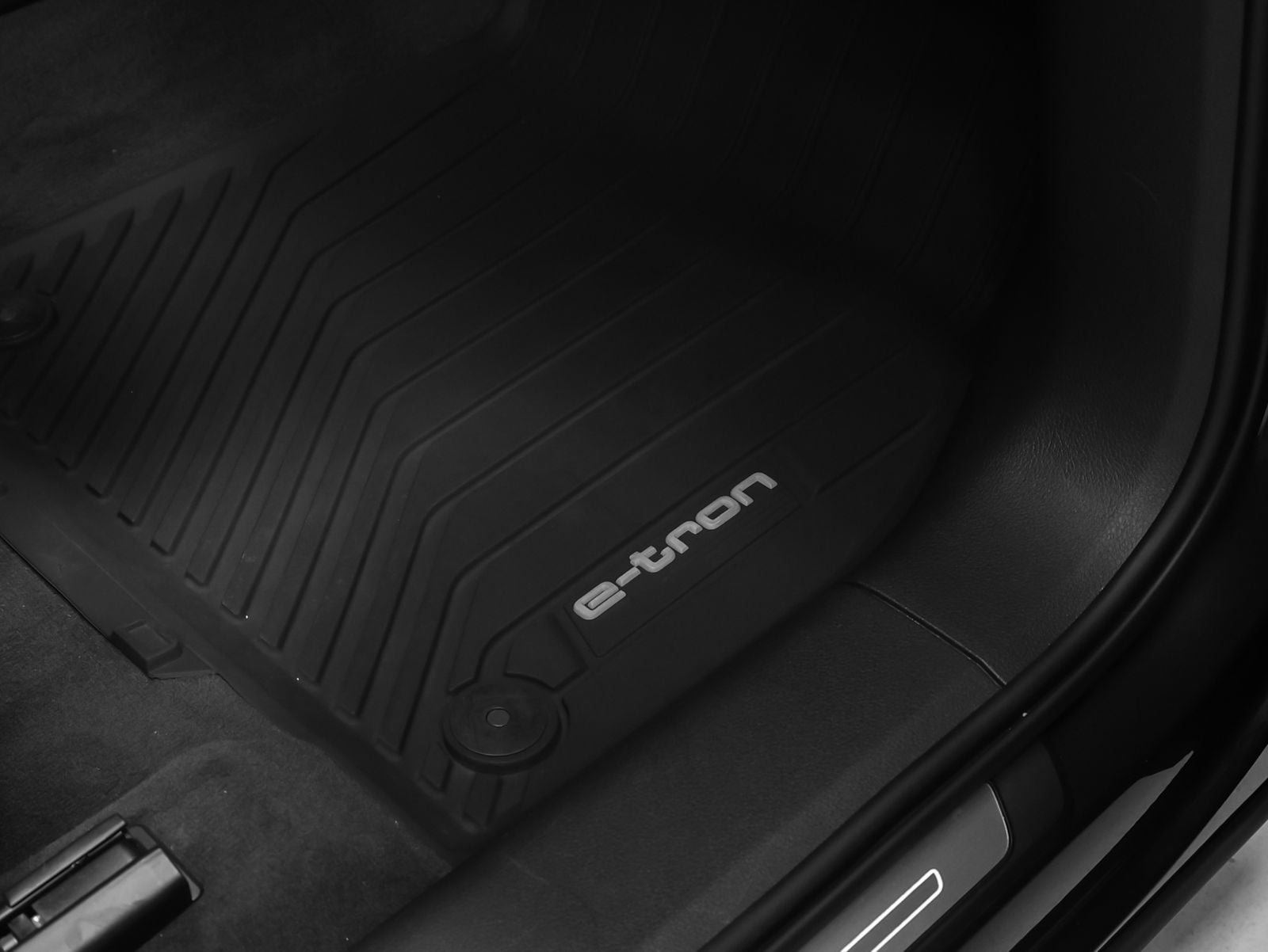 2019 Audi e-tron Prestige quattro