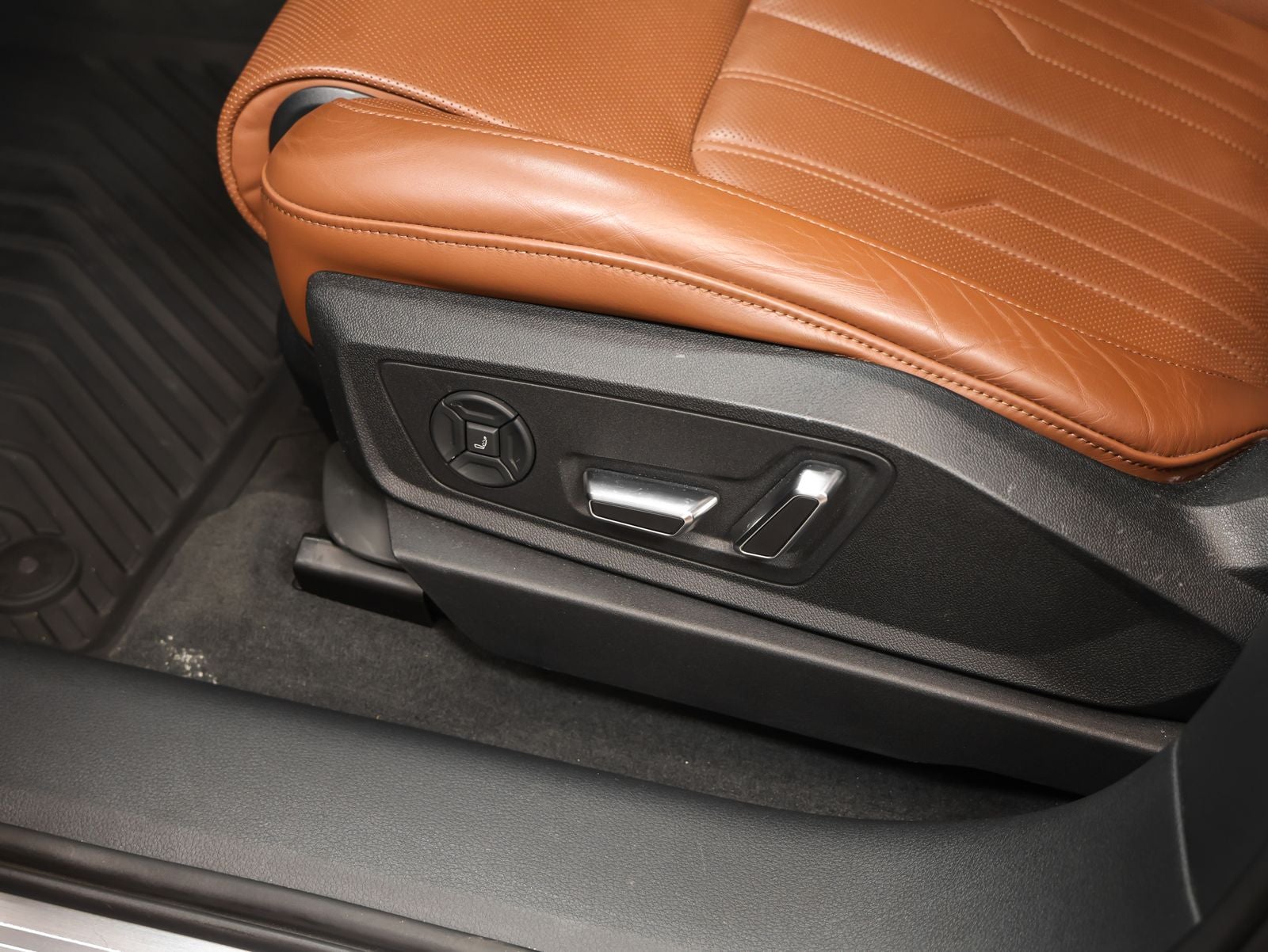 2019 Audi e-tron Prestige quattro