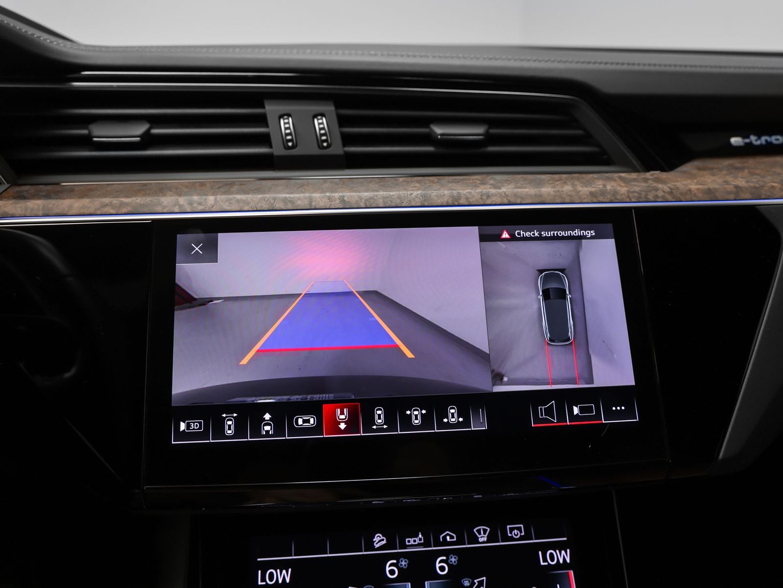 2019 Audi e-tron Prestige quattro
