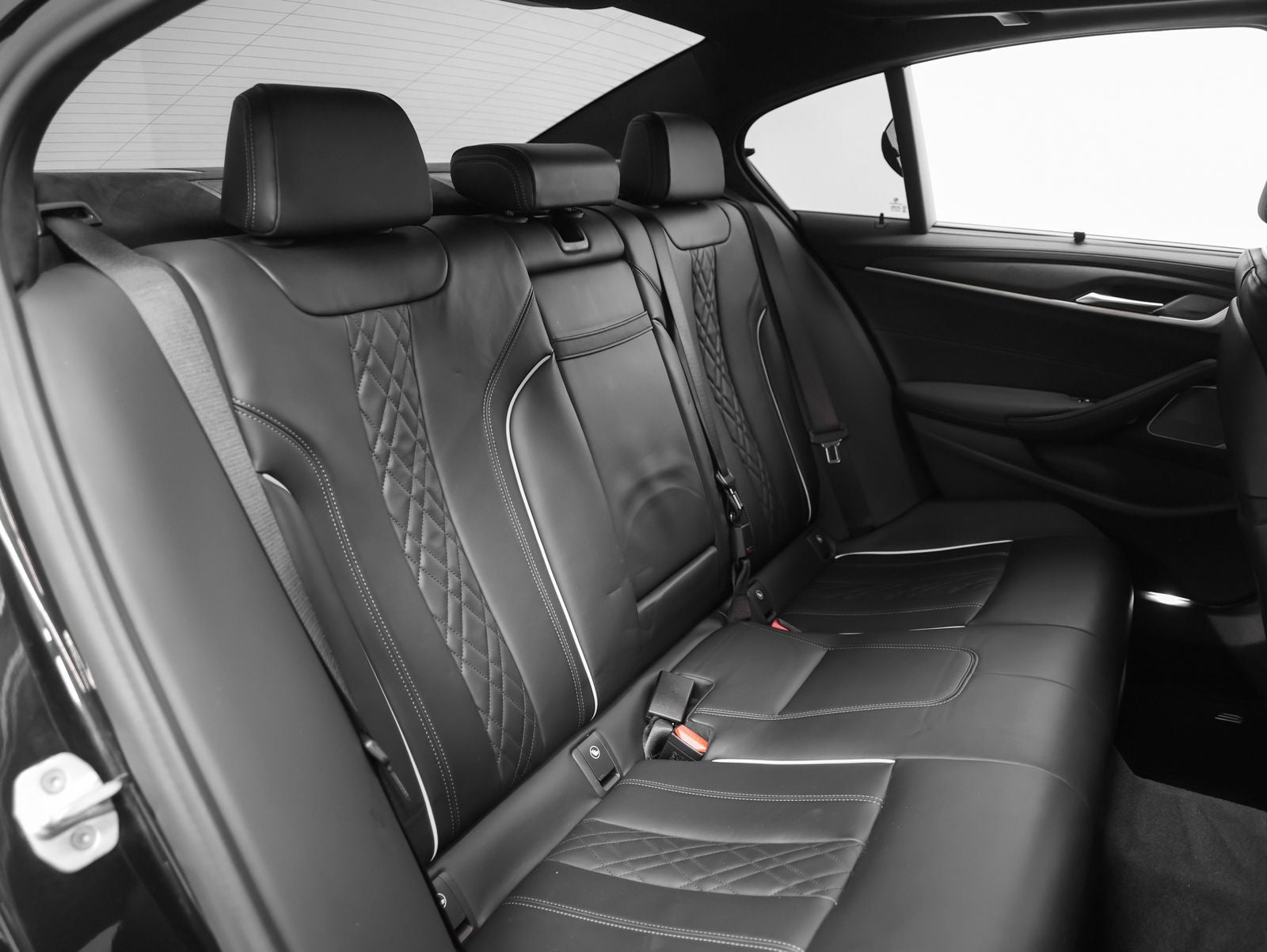 2021 BMW 5 Series M550i xDrive