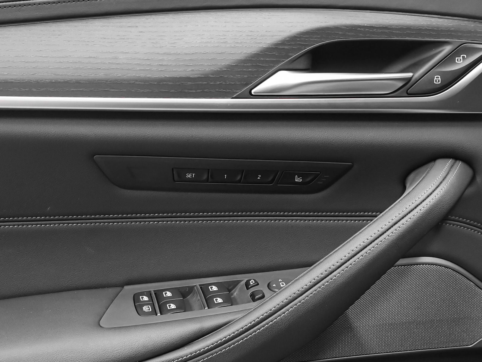 2021 BMW 5 Series M550i xDrive