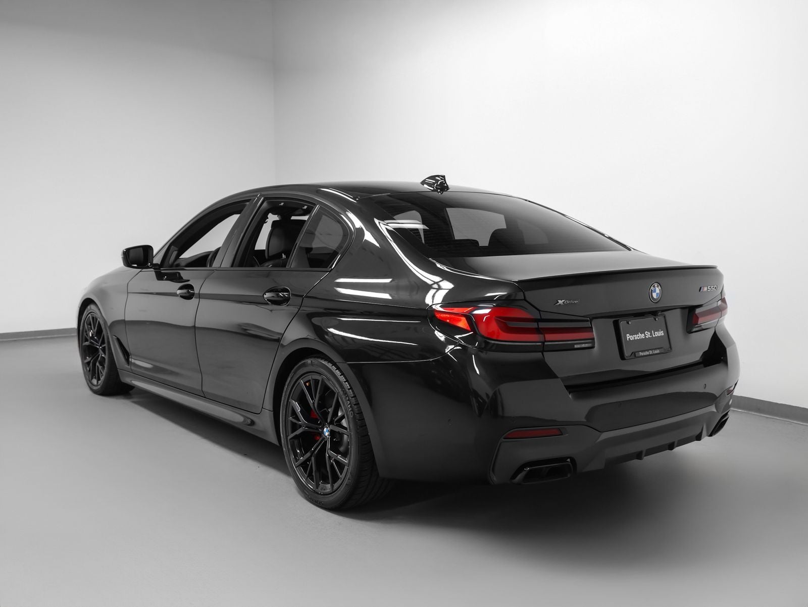 2021 BMW 5 Series M550i xDrive