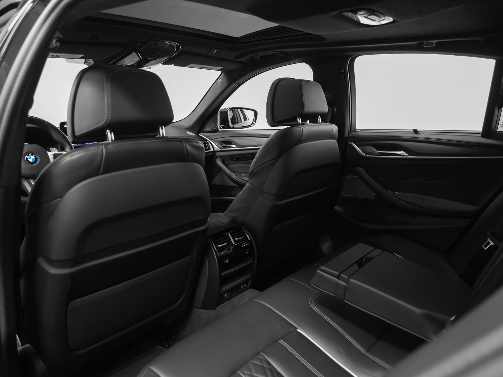 2021 BMW 5 Series M550i xDrive