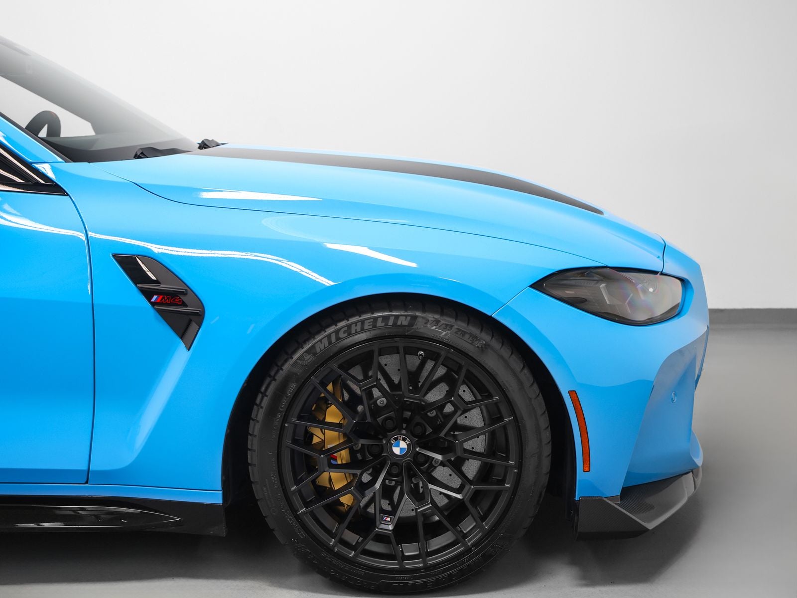 2025 BMW M4 CS